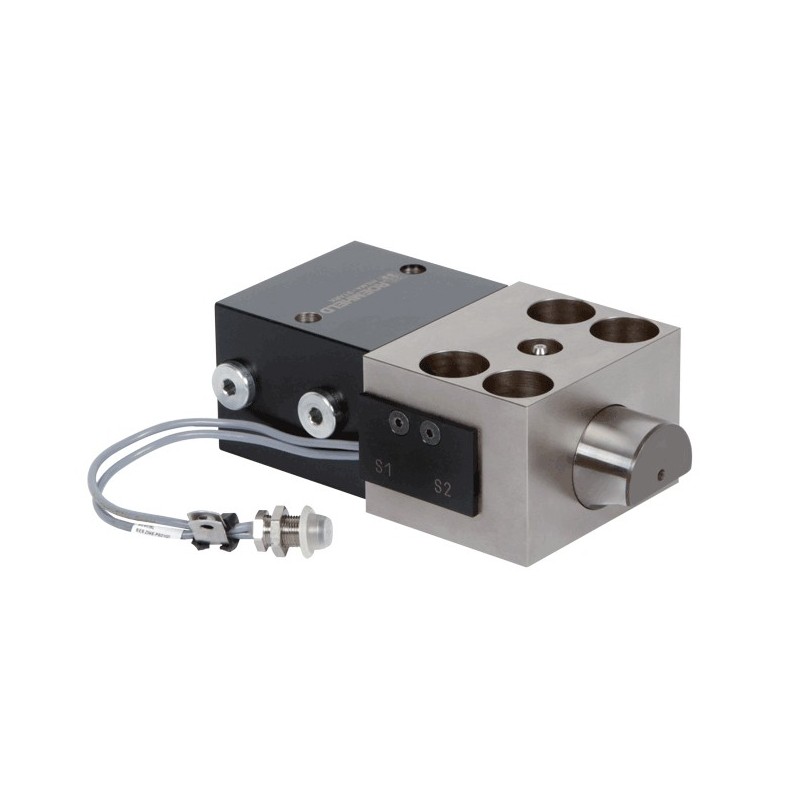 Wedge Clamps for Tapered Clamping Edge with Safety Step without and with Position Monitoring